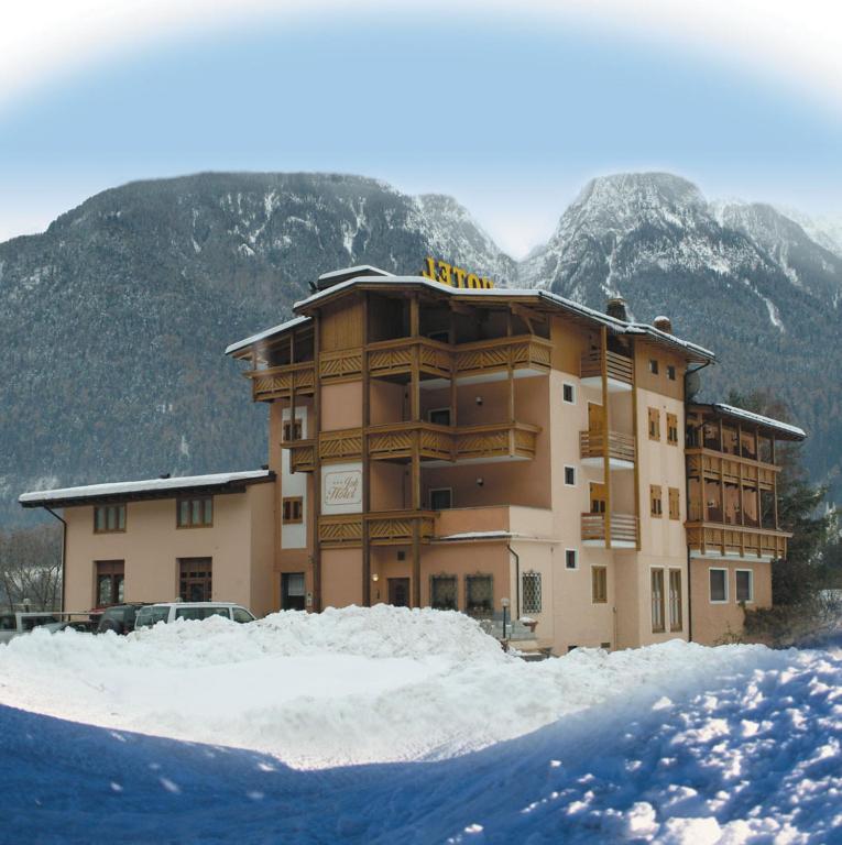 Hotel Job Monclassico Exterior foto